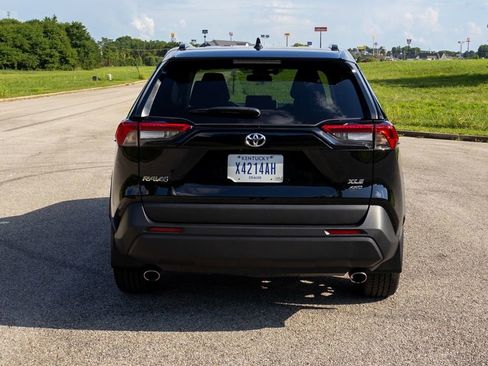 Used 2023 Toyota RAV4 XLE Premium image 37