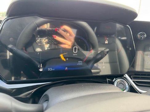 New 2026 Chevrolet Trax RS w/ Sunroof Package FWD image 16
