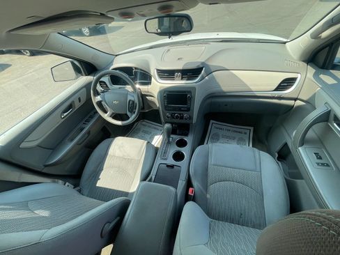 Used 2017 Chevrolet Traverse LS FWD image 33