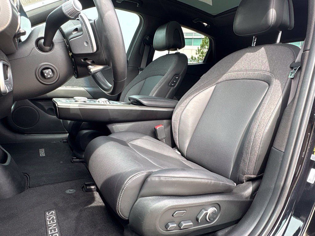 Used 2024 Genesis GV60 RWD image 6