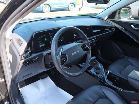 Used 2023 Kia Niro EX FWD image 14