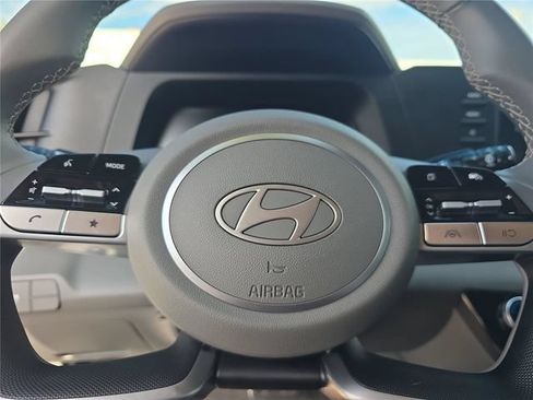 Used 2025 Hyundai Elantra Sport FWD image 22