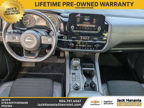 Used 2023 Nissan Pathfinder SV image 16