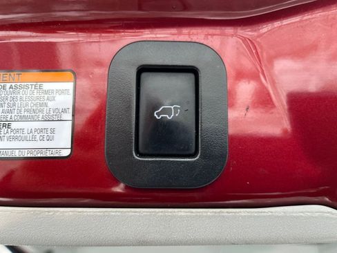 Used 2017 Toyota Sienna XLE image 15