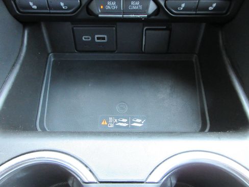 Used 2021 Chevrolet Suburban Z71 AWD/4WD image 49