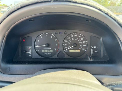 Used 2002 Toyota Corolla CE FWD image 25