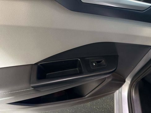 Certified 2024 Volkswagen Taos SE image 12