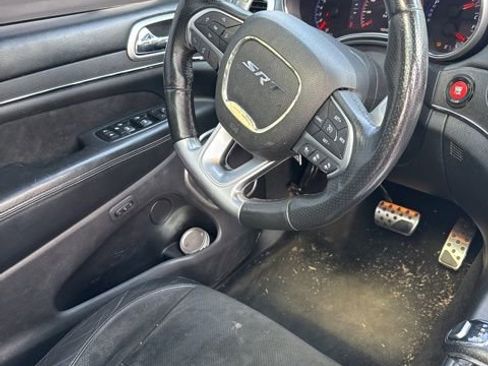 Used 2015 Jeep Grand Cherokee SRT image 5