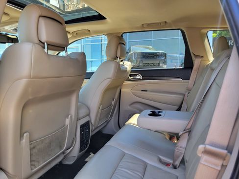 Used 2014 Jeep Grand Cherokee Limited AWD/4WD image 22