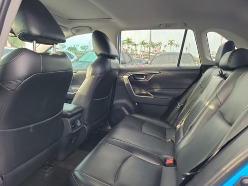 Used 2019 Toyota RAV4 XLE FWD image 18