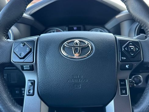 Used 2020 Toyota Tacoma TRD Off-Road w/ Technology Package AWD/4WD image 30