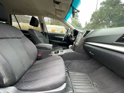 Used 2011 Subaru Outback 2.5i Premium image 7