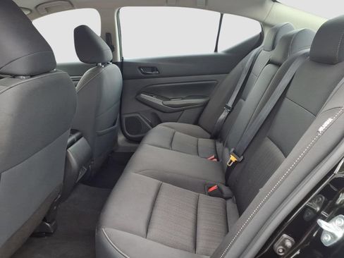 Used 2024 Nissan Altima 2.5 SV FWD image 11