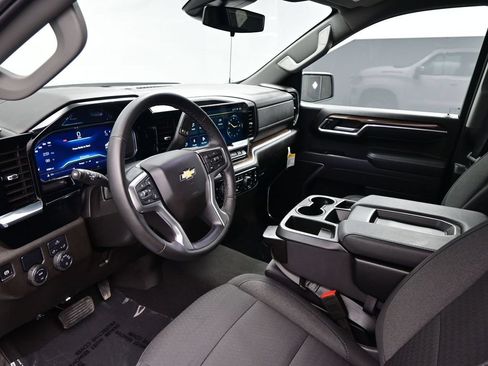 Used 2025 Chevrolet Silverado 1500 LT w/ LPO, Dark Essentials Package RWD image 8