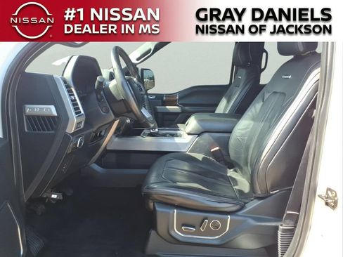 Used 2015 Ford F150 Platinum w/ Equipment Group 701A Luxury AWD/4WD image 22