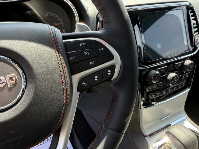 Used 2020 Jeep Grand Cherokee Summit AWD/4WD image 25