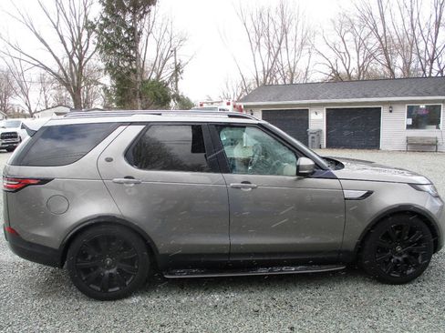 Used 2017 Land Rover Discovery HSE Luxury image 6