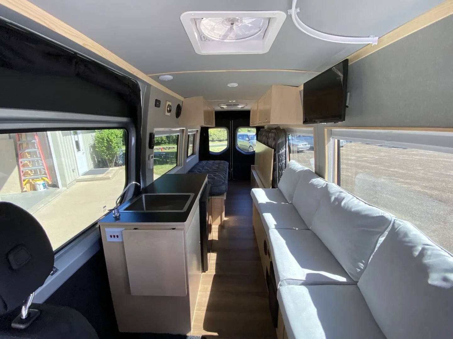 Used 2023 Mercedes-Benz Sprinter 3500 image 23