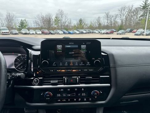 Used 2023 Nissan Pathfinder SL w/ SL Premium Package AWD/4WD image 25
