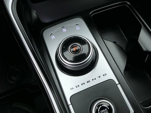 Used 2022 Kia Sorento S FWD image 26