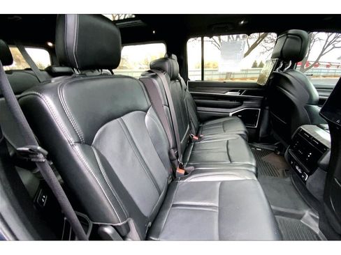 Used 2023 Jeep Wagoneer L Series III w/ Premium Group I image 28