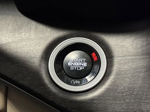 Used 2024 Jeep Grand Cherokee Limited w/ Luxury Tech Group II image 24