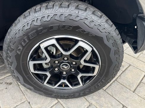 Used 2025 Ford Bronco Outer Banks image 4