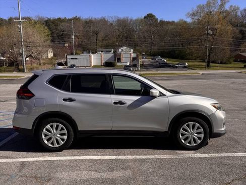 Used 2017 Nissan Rogue S w/ S Family Package FWD image 7