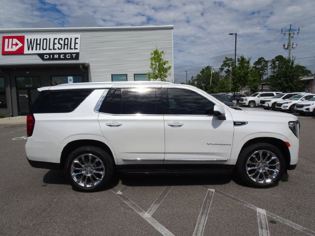 Used 2022 GMC Yukon SLT w/ SLT Premium Package AWD/4WD image 3