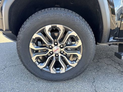 New 2026 GMC Canyon Denali image 3