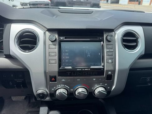 Used 2019 Toyota Tundra SR5 AWD/4WD image 22