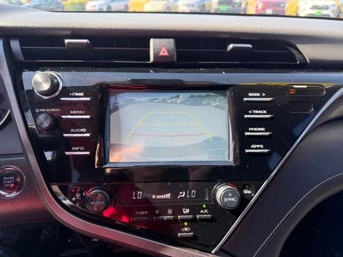 Used 2018 Toyota Camry XSE FWD image 16