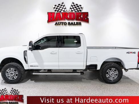 Used 2025 Ford F250 Lariat AWD/4WD image 1