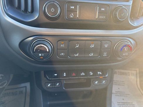 Used 2021 Chevrolet Colorado Z71 w/ Z71 Midnight Edition image 23