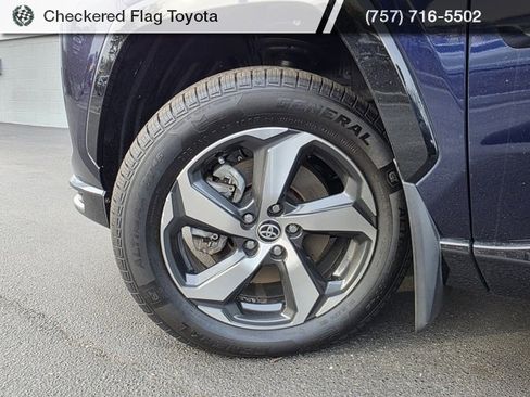 Used 2024 Toyota RAV4 SE w/ Weather & Moonroof Package image 13