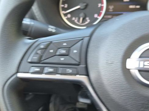 Used 2025 Nissan Sentra SV FWD image 17