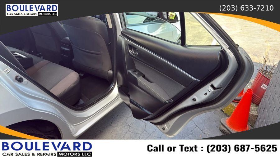Used 2019 Toyota Corolla LE FWD image 28