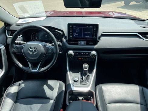 Used 2019 Toyota RAV4 Limited AWD/4WD image 15