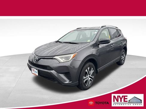 Used 2016 Toyota RAV4 LE image 1