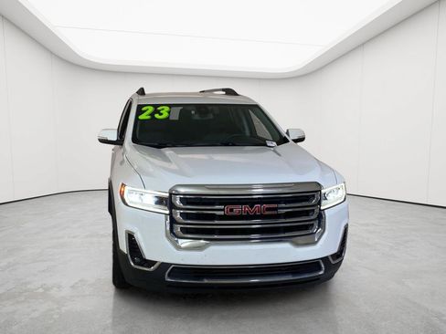 Used 2023 GMC Acadia SLT w/ Preferred Package AWD/4WD image 2