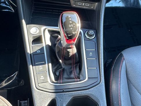 Used 2025 Volkswagen Jetta GLI Autobahn w/ GLI Black Package image 16