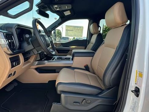 New 2025 Ford F250 Lariat w/ FX4 Off-Road Package image 35