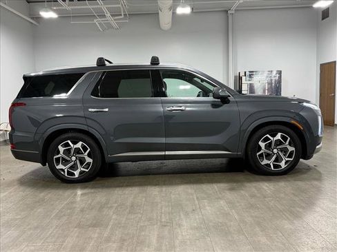 Used 2022 Hyundai Palisade Calligraphy w/ Winter Package image 3
