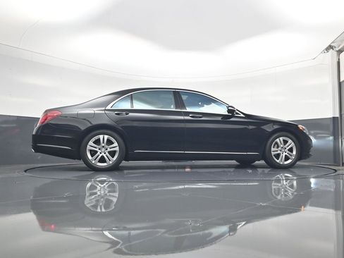 Used 2017 Mercedes-Benz S 550 4MATIC Sedan image 24