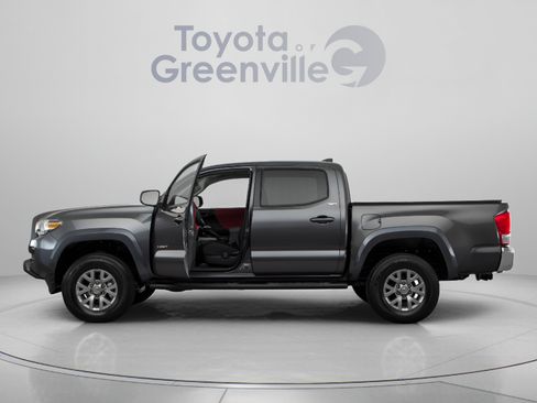 Used 2018 Toyota Tacoma SR5 RWD image 6