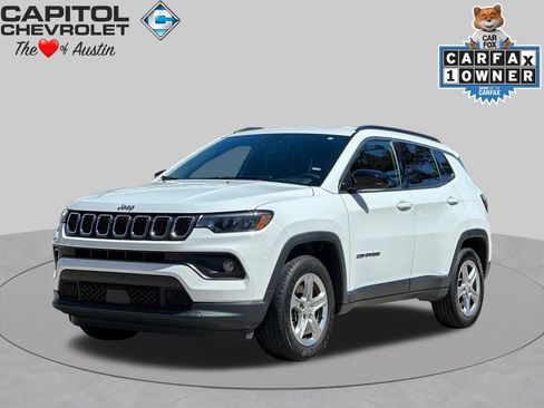 Used 2024 Jeep Compass Latitude AWD/4WD image 1