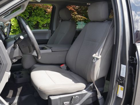 Used 2018 Ford F150 XLT w/ Equipment Group 302A Luxury AWD/4WD image 34