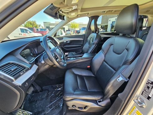 Used 2021 Volvo XC90 T5 Momentum w/ Climate Package image 17