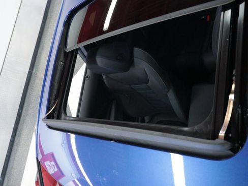 Used 2025 BMW M240i xDrive Coupe w/ Premium Package image 15