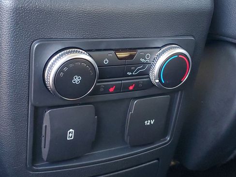 Used 2023 Ford Explorer Limited image 19